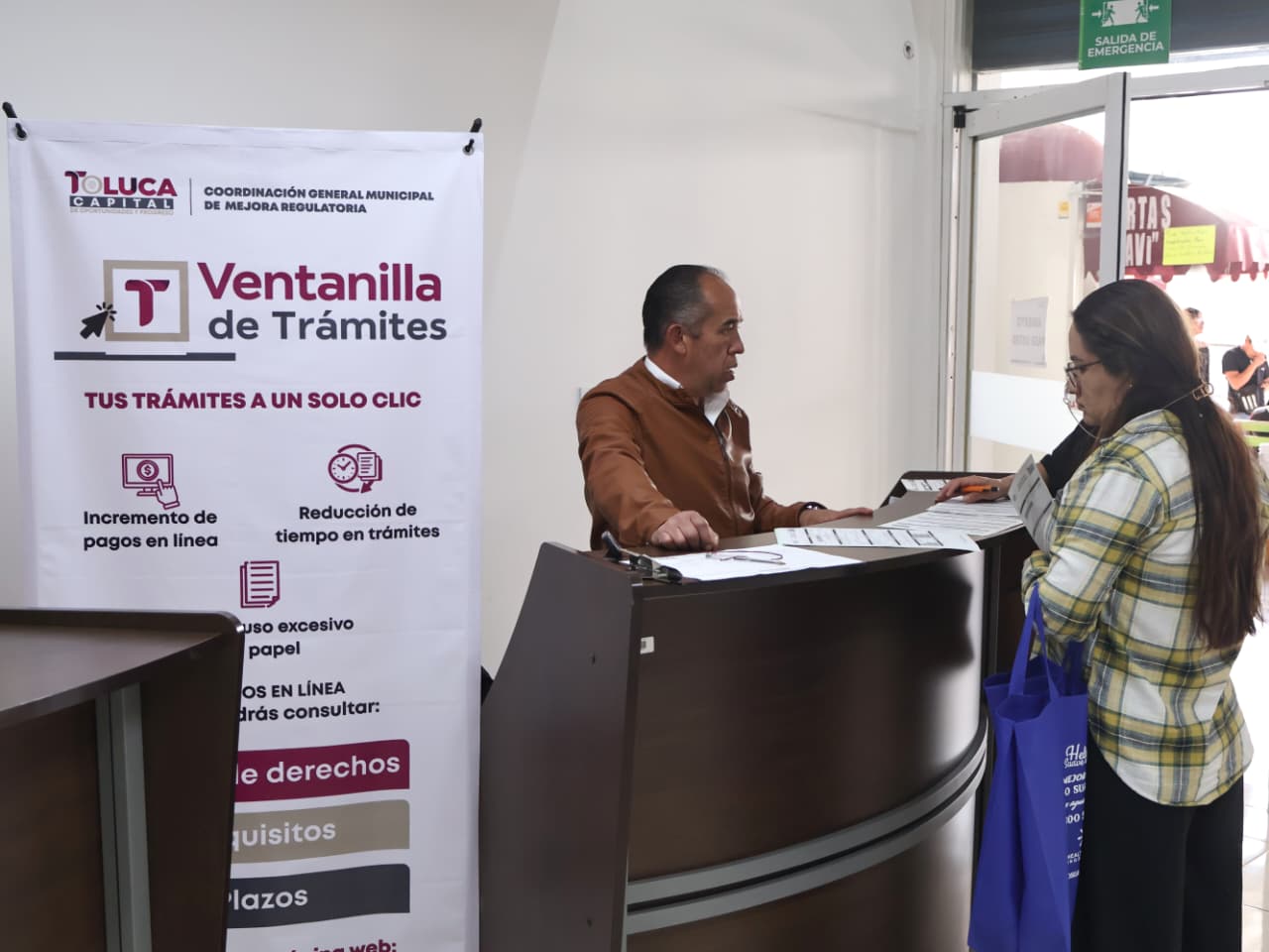 Va Ricardo Moreno por la regularización comercial en 15 delegaciones