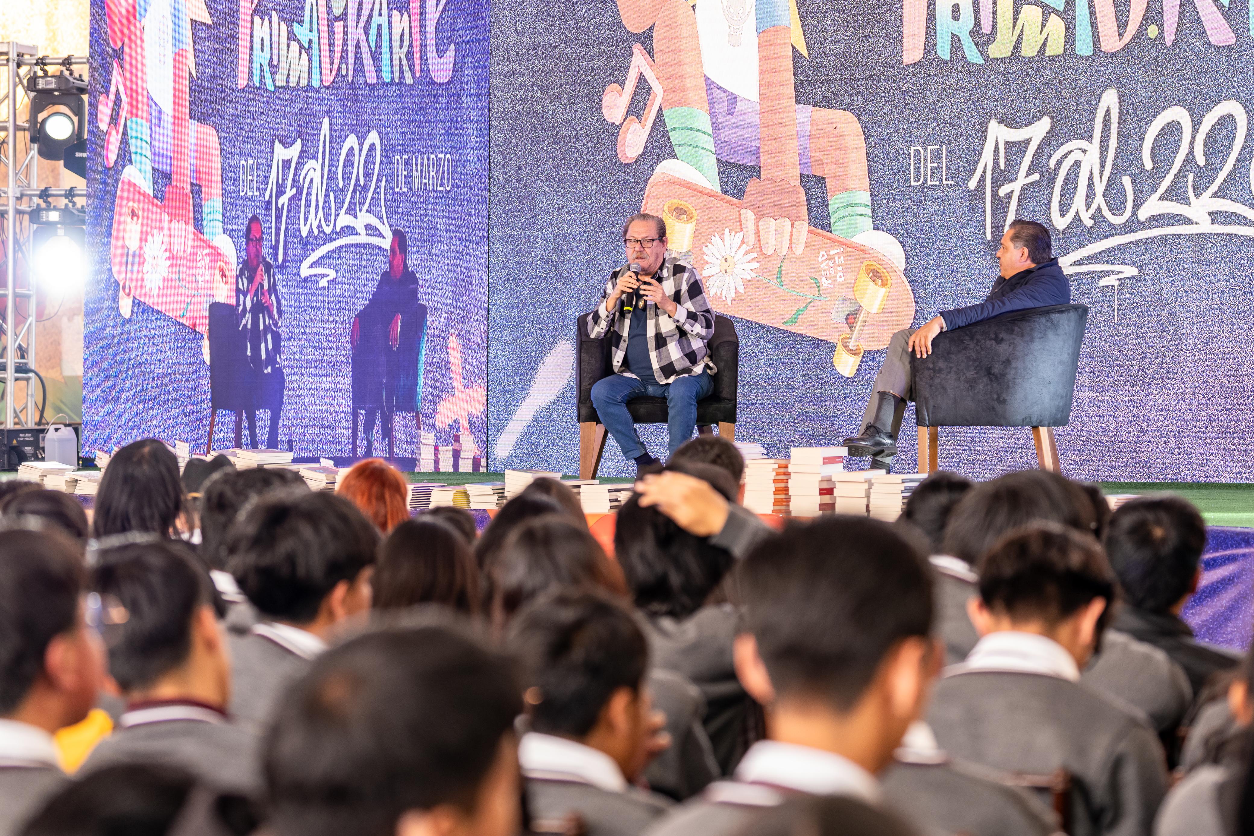 Ricardo Moreno y Taibo II, lanzan en Toluca la histórica colección “25 para el 25”