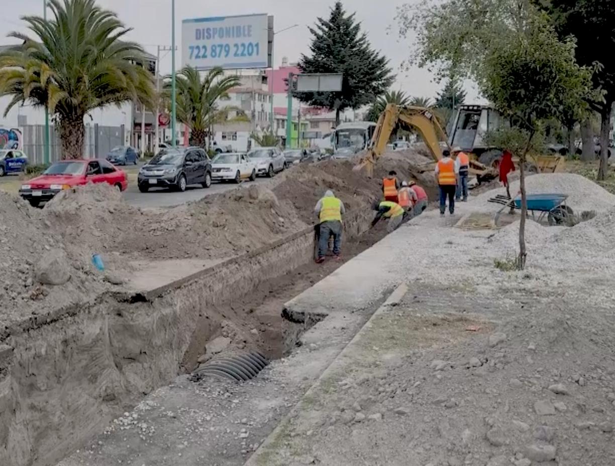 Avanza Gobierno local construcción de colector pluvial en avenida Vicente Guerrero