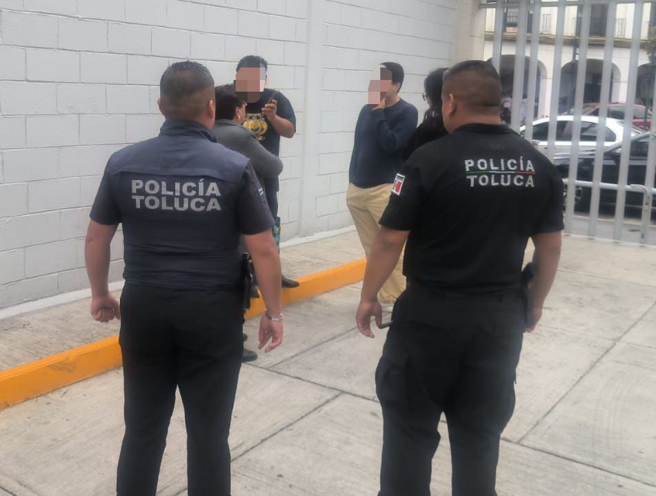 Llama Ricardo Moreno a prevenir fraudes y pedir orientación a la Policía Municipal de Toluca