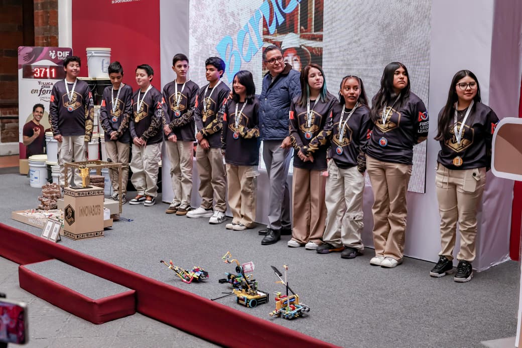 Reconoce Ricardo Moreno talento de jóvenes toluqueños en robótica