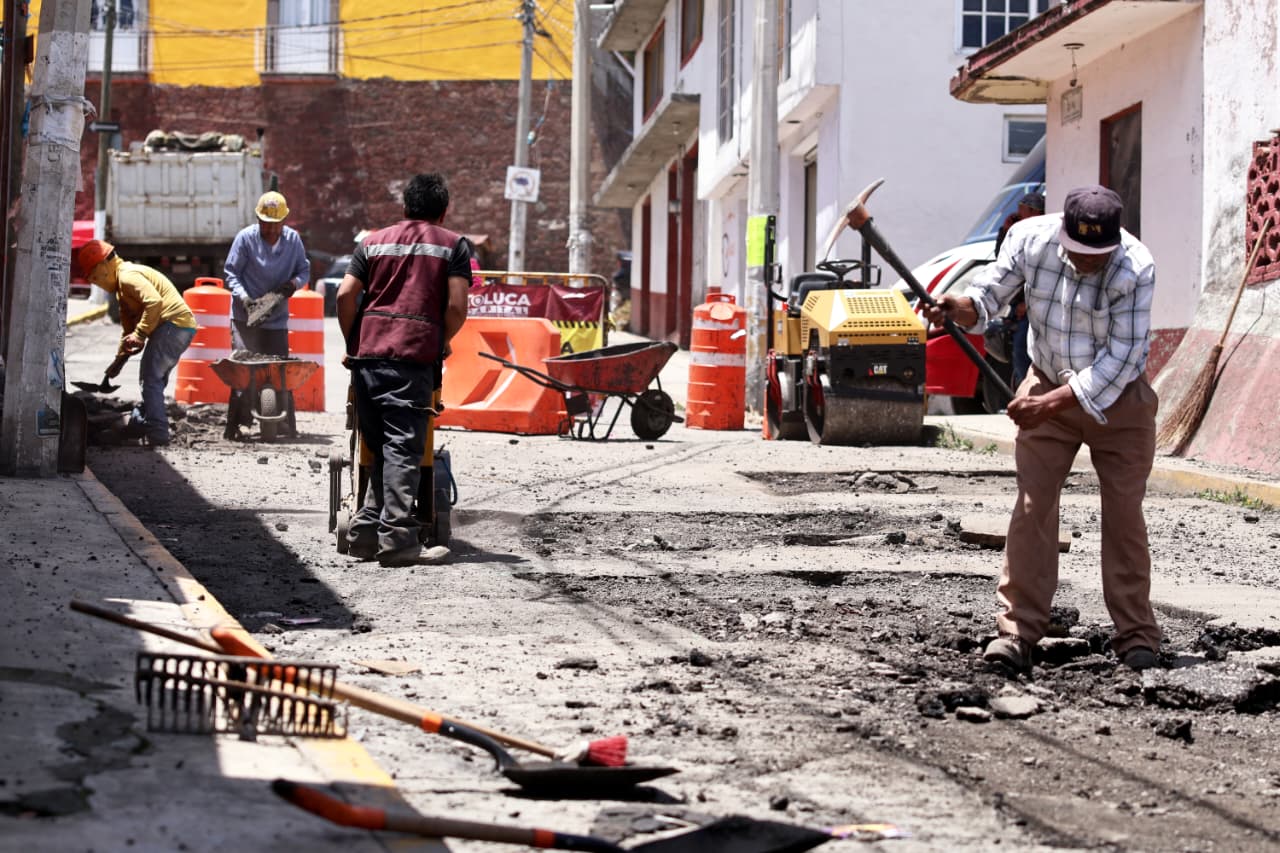 Mantiene Toluca programa de bacheo 2026 en todas las delegaciones