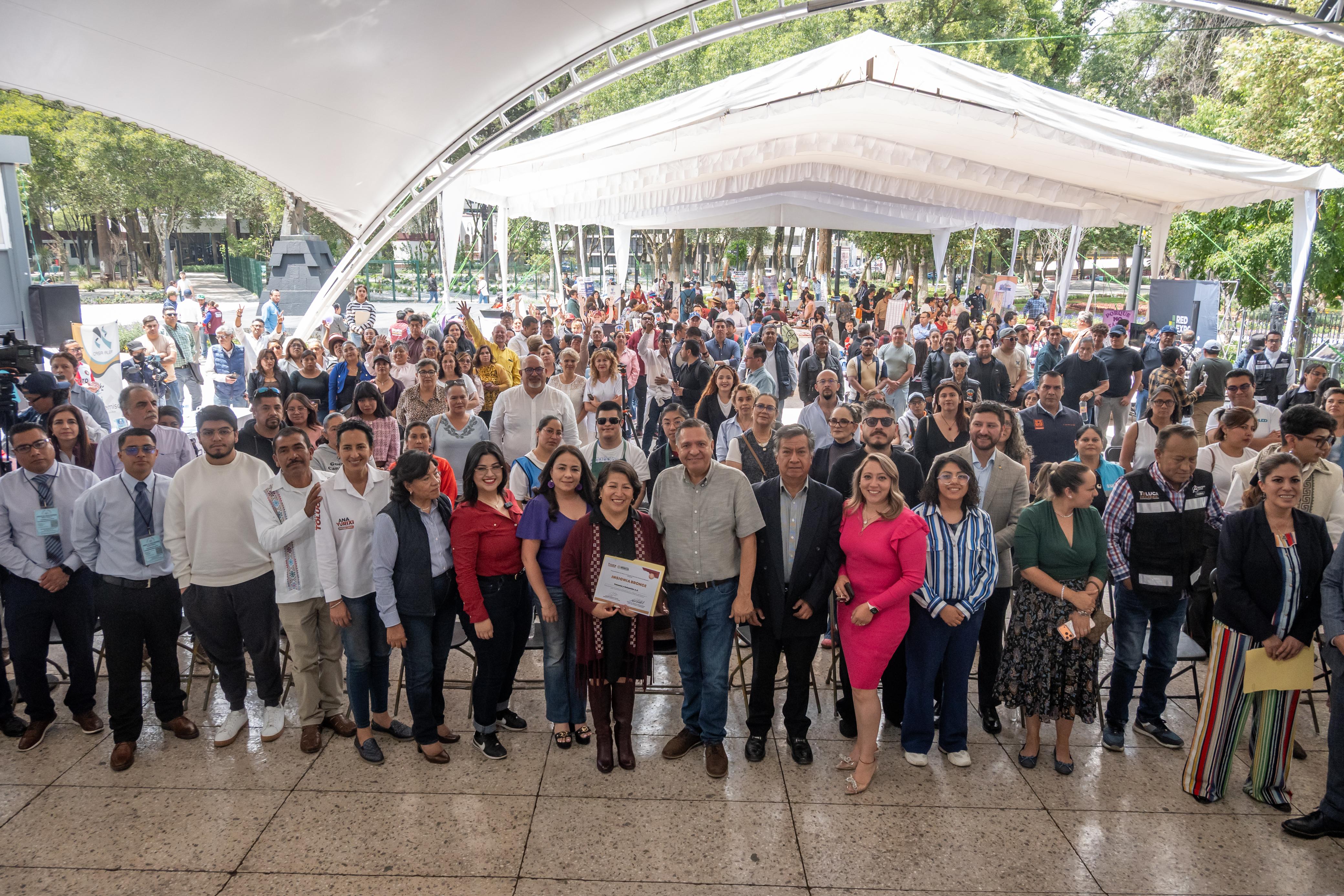 Encabeza Ricardo Moreno Feria del Bienestar Integral en Alameda de Toluca