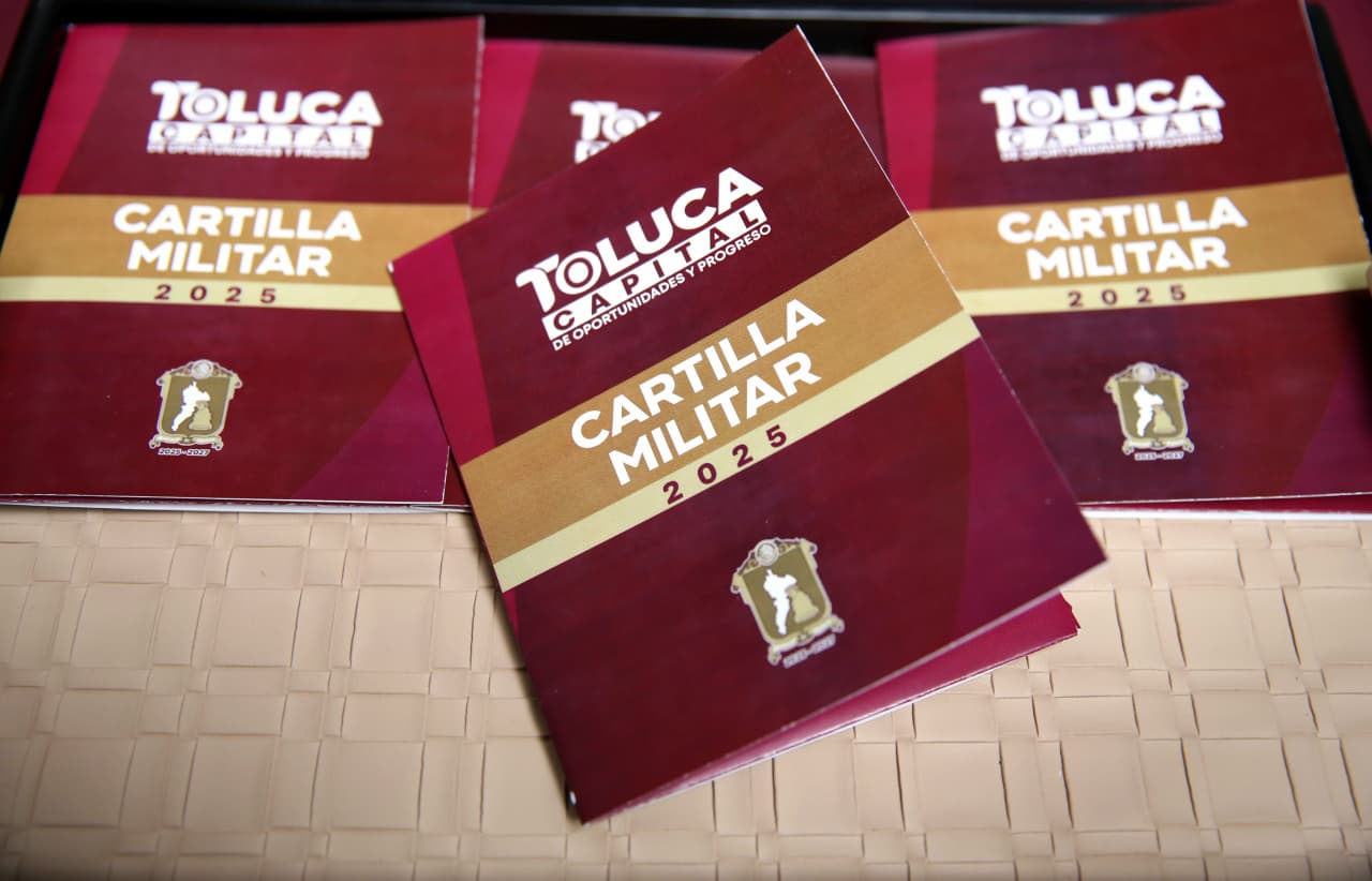 Acerca Ricardo Moreno a jóvenes trámite de cartilla militar con módulos itinerantes