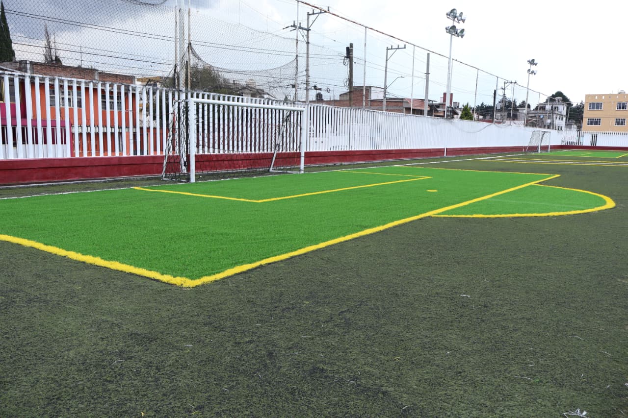 Casi listas las canchas de futbol de Nueva Oxtotitlán, Sauces y San Pablo Autopan