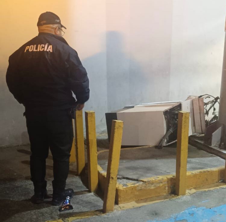 Reacción eficaz de la Policía Municipal impide robo a cajero en San Pablo Autopan