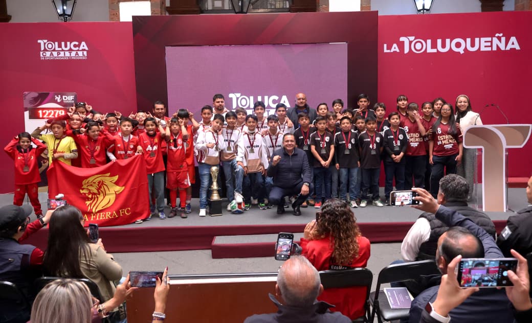 Felicita Ricardo Moreno a niñas y niños que nos representarán en Jalisco y Japón