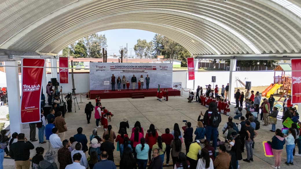 Transforma Ricardo Moreno espacios escolares con nuevos arcotechos en escuelas