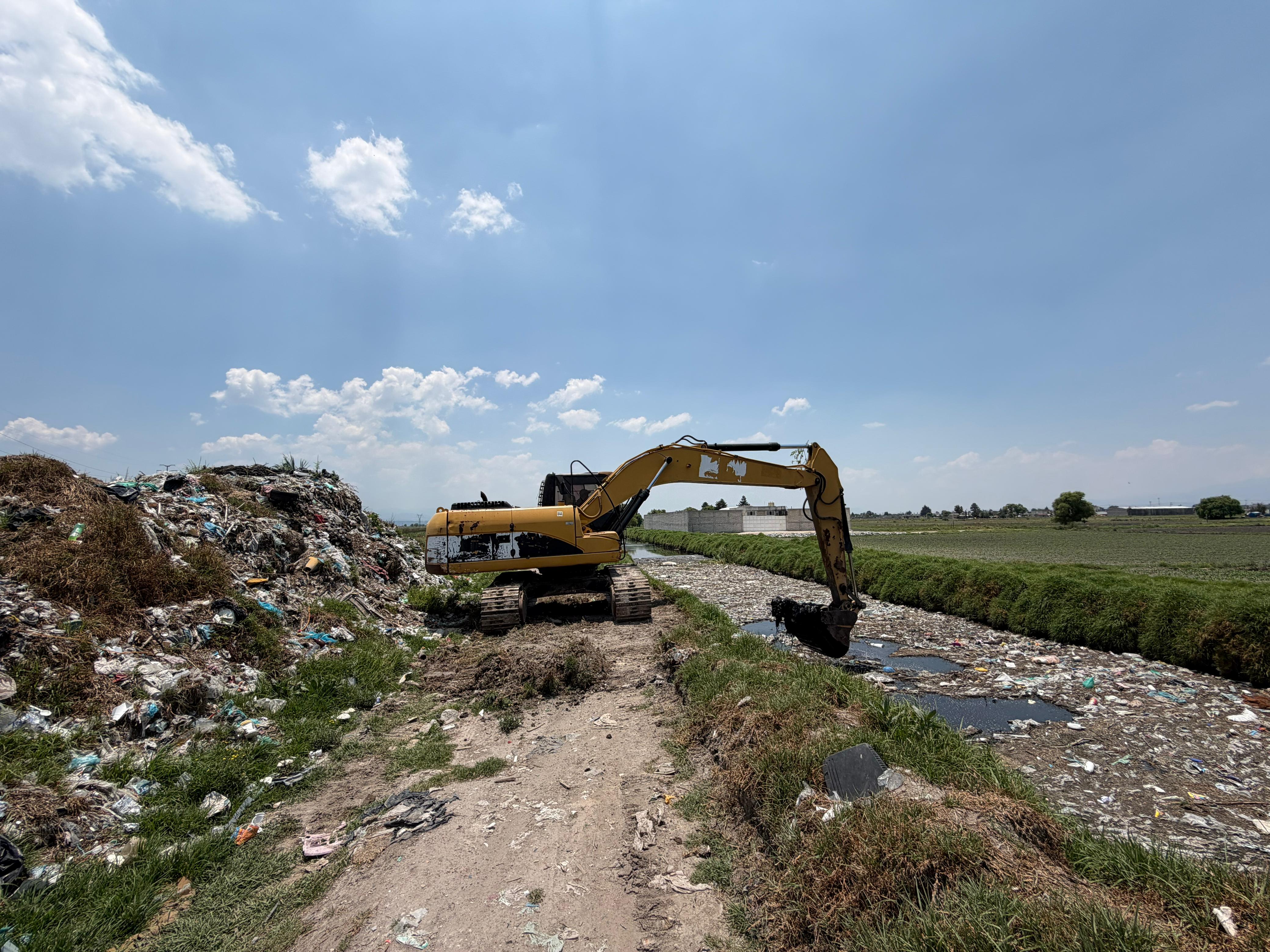 Continúan limpieza de canales y sistema de drenaje para mitigar riesgos de inundación en Toluca