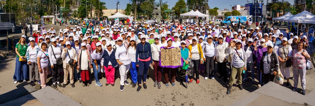 Reúne Rocío Pegueros a más de 280 adultos mayores en caminata por la salud