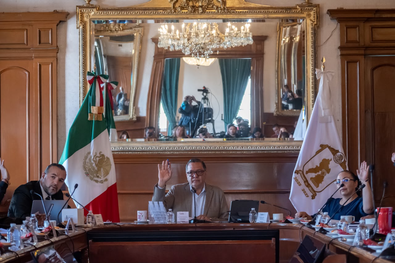 Impulsa Ricardo Moreno acceso a servicios de agua y drenaje con descuentos del 50%