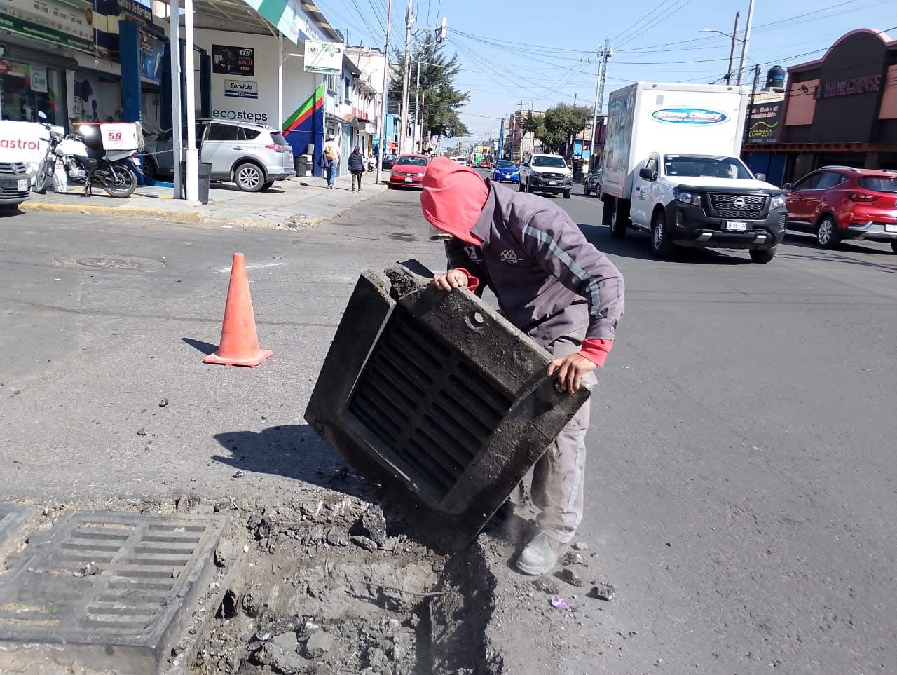 Repara, mantiene y rehabilita Gobierno de Toluca la red de drenaje para asegurar su funcionamiento