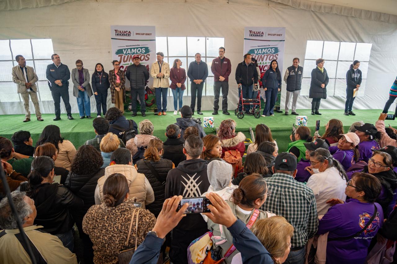 667cb4ba-f21c-46dd-966a-db26dc789bc7 Cumple Ricardo Moreno a la Nueva Oxtotitlán y entrega cancha de futbol