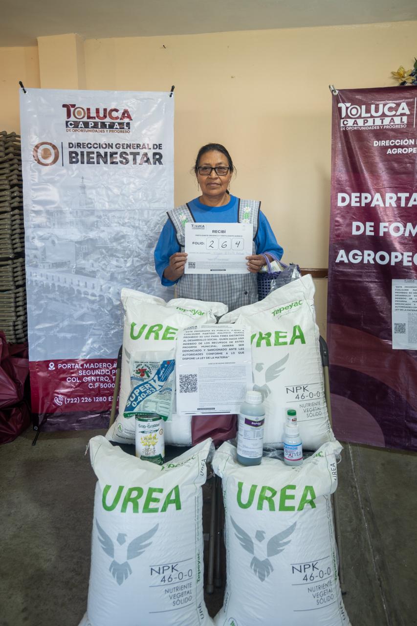 Entrega Toluca más de 500 paquetes de fertilizantes para elevar la producción en el campo