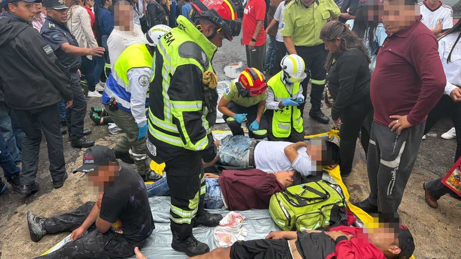 2b5dd718-8197-4c9c-9277-d2ce2e317fce Atiende Gobierno de Toluca a siete personas afectadas por caída de rayo en Santiago Tlacotepec