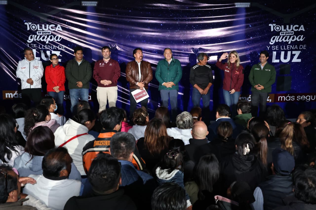 Rompe Ricardo Moreno años de rezago e ilumina las comunidades del norte de Toluca