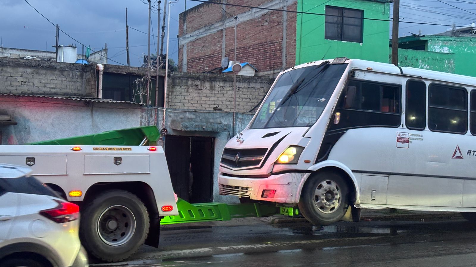Alcoholímetro detecta a dos choferes ebrios en Toluca