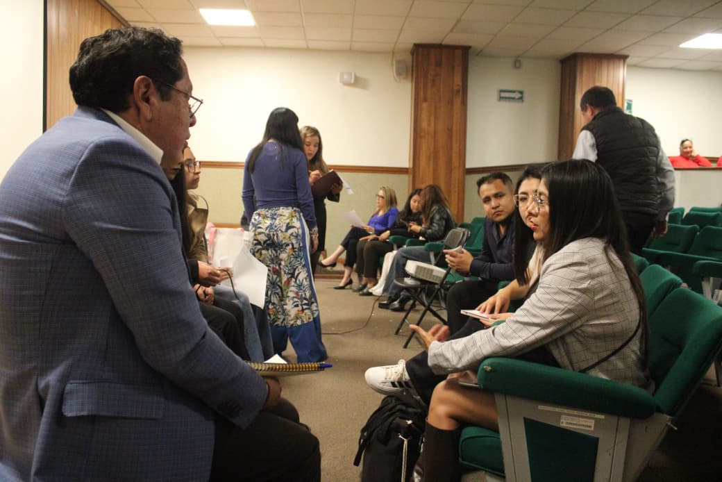 Afianza Ricardo Moreno atención con perspectiva de género en Toluca