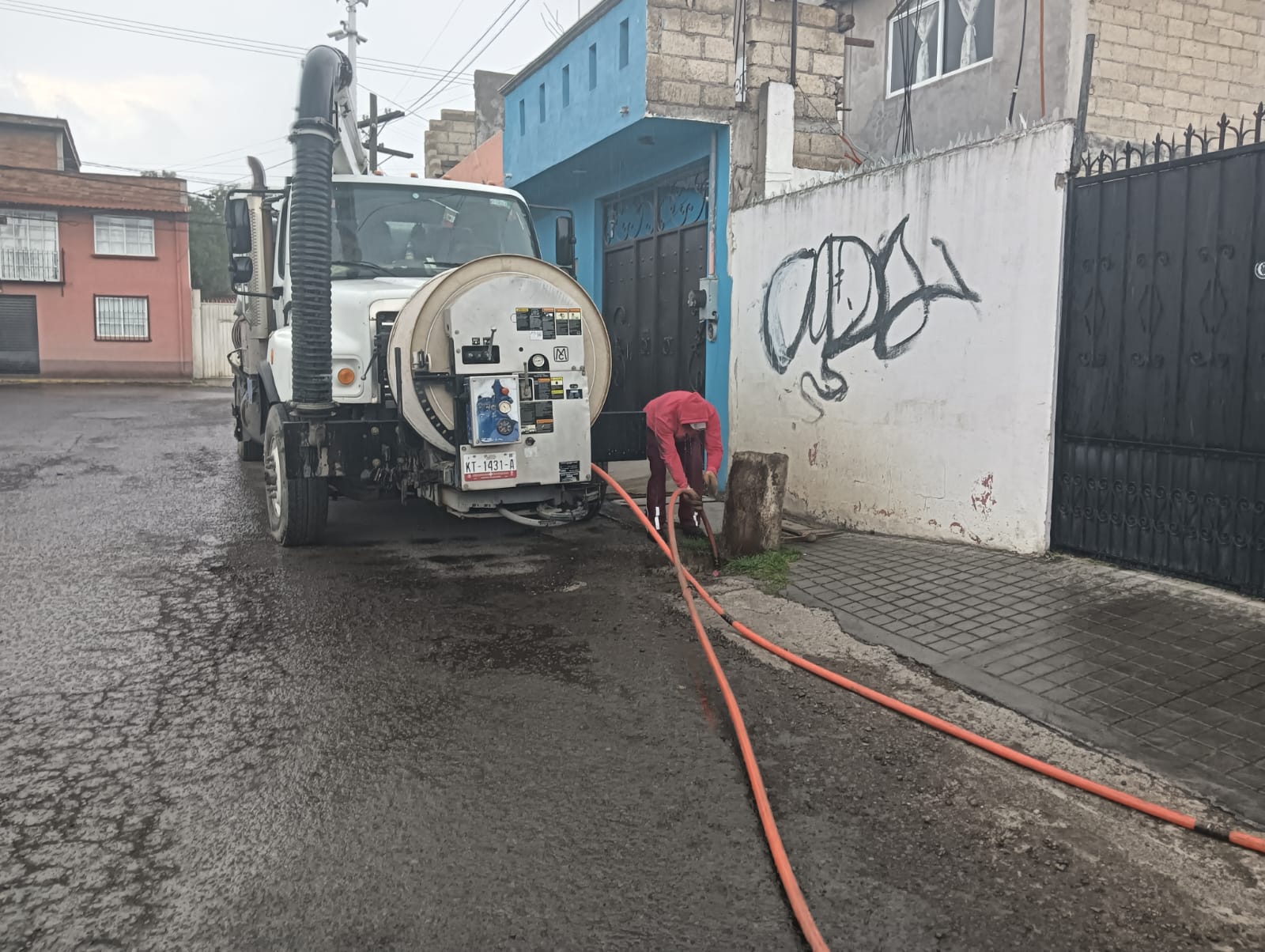 Mantiene Toluca despliegue de brigadas para atender afectaciones por lluvia