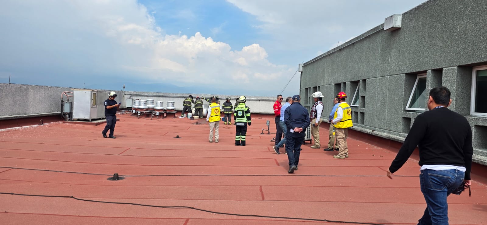 Atiende Protección Civil sobrepresión en tanque de gas LP del Hospital Adolfo López Mateos