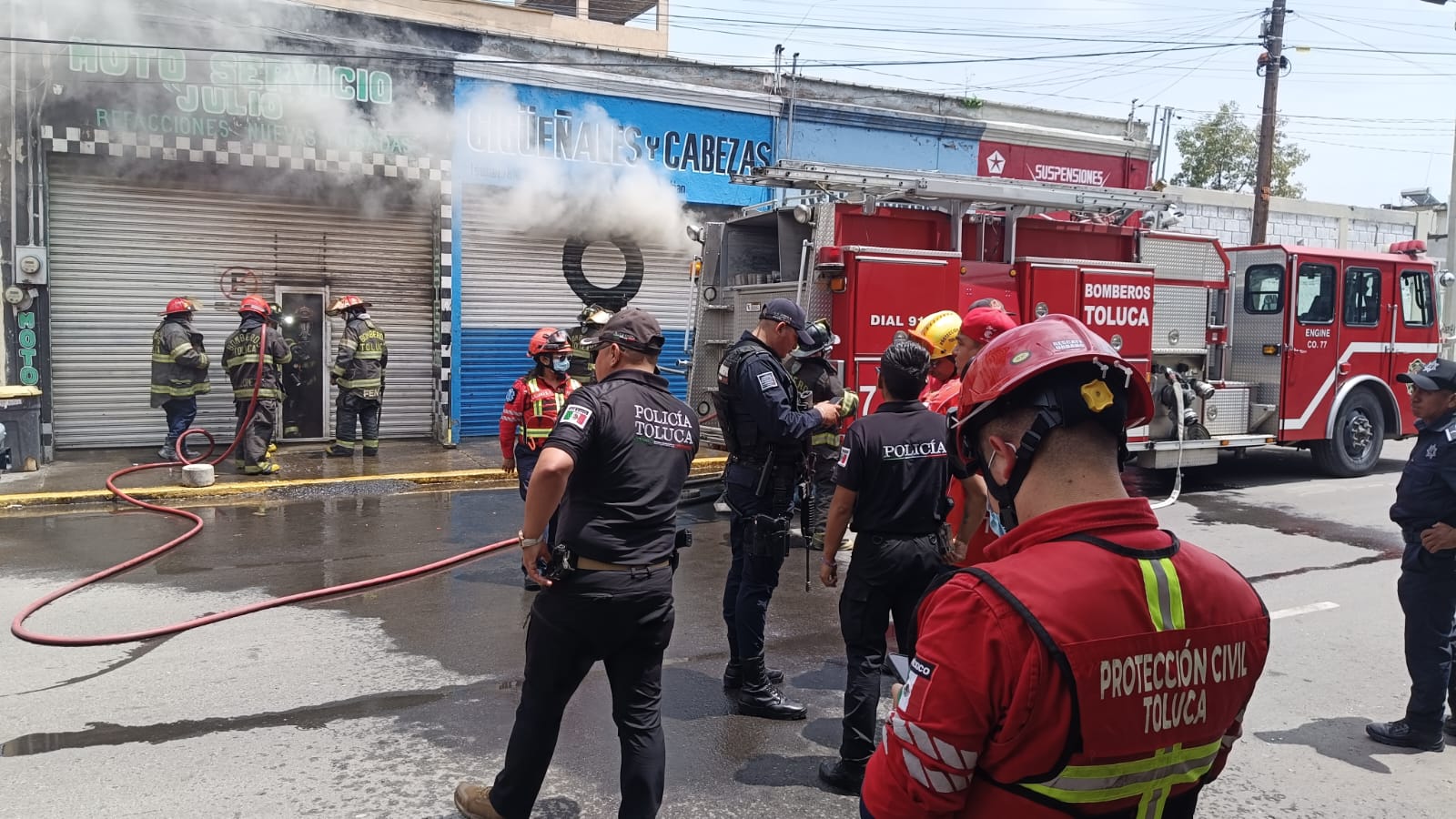 Atiende Gobierno municipal incendio en comercio de la colonia Vértice