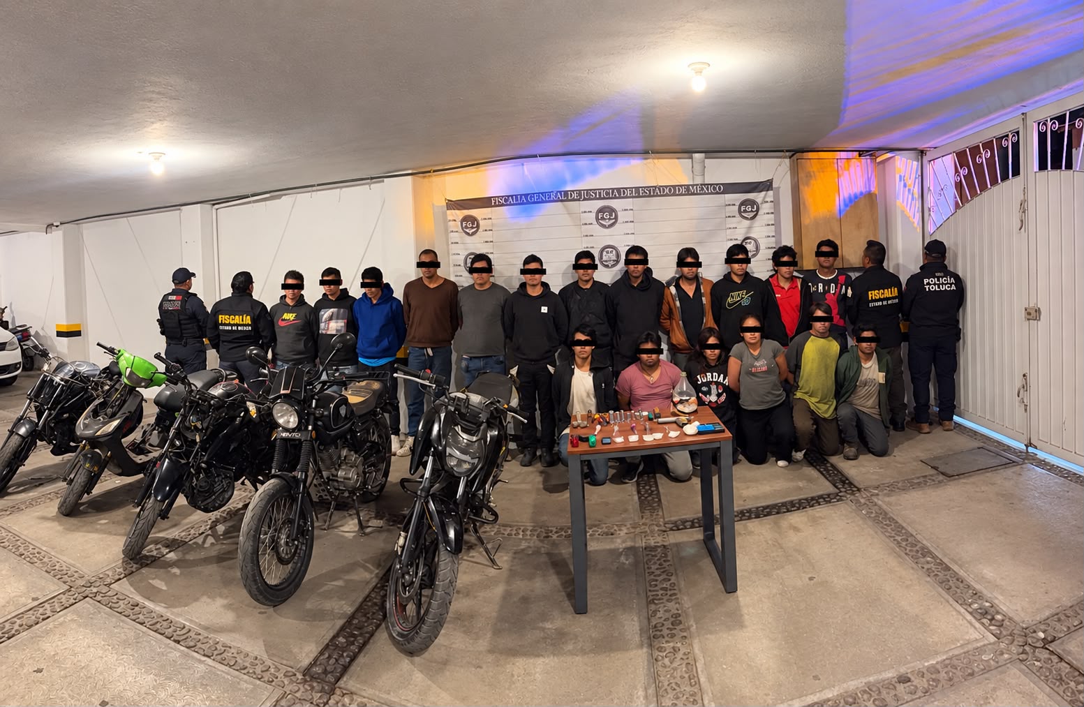 Desarticulan Policía de Toluca y Fiscalía a presunta red de robo de motos, 18 detenidos