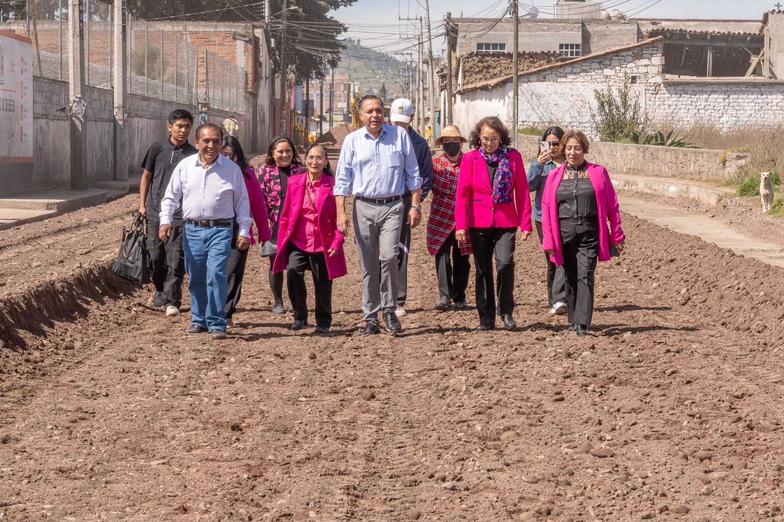 Mejora Ricardo Moreno calles y espacios educativos para las familias de Calixtlahuaca