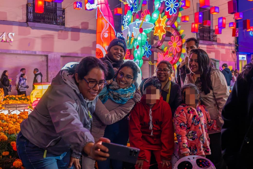 Entre calaveritas, escenarios y sustos, Toluca vive el Alfeñique