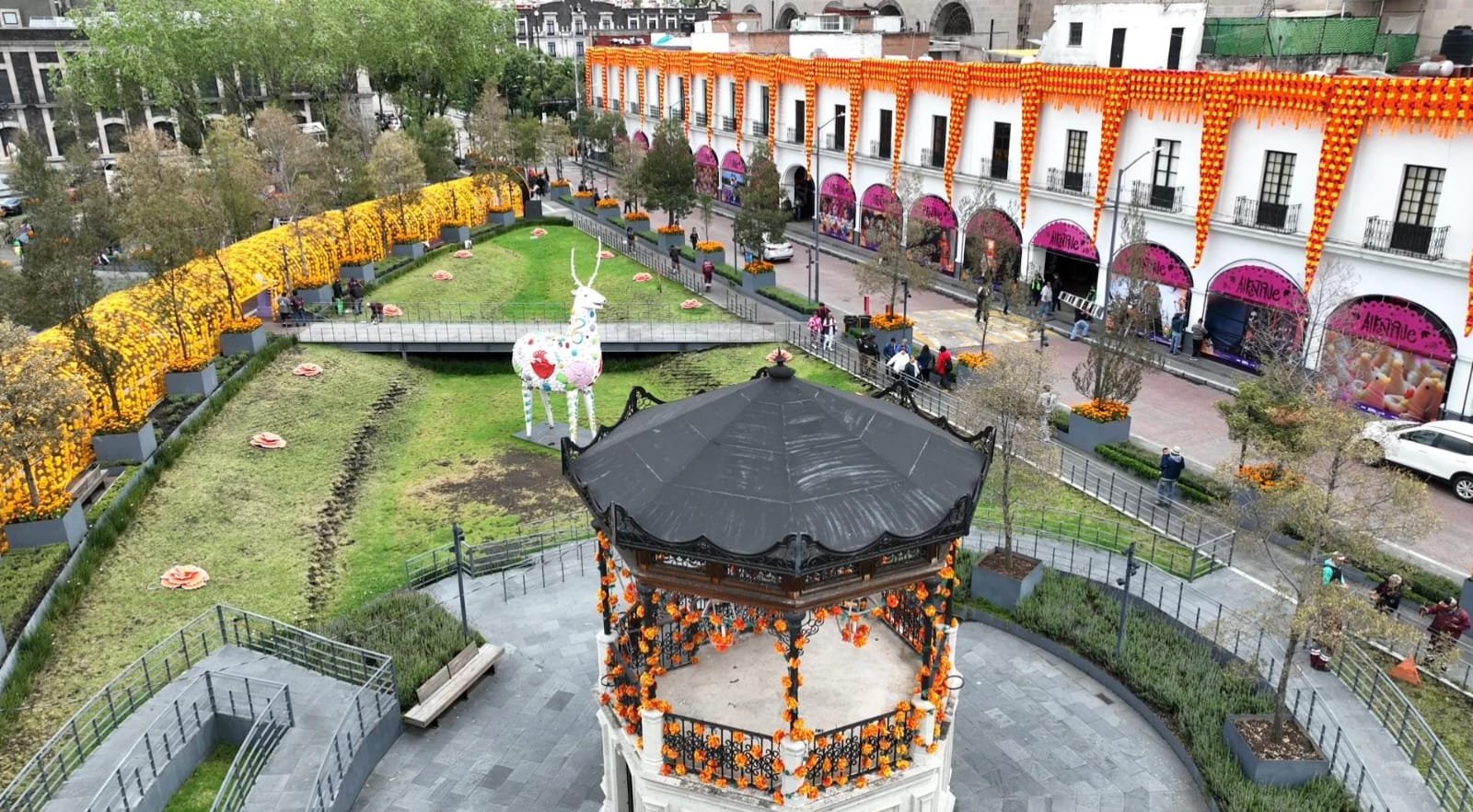 ¡Únete a la fiesta de Toluca y disfruta el alfeñique al máximo!