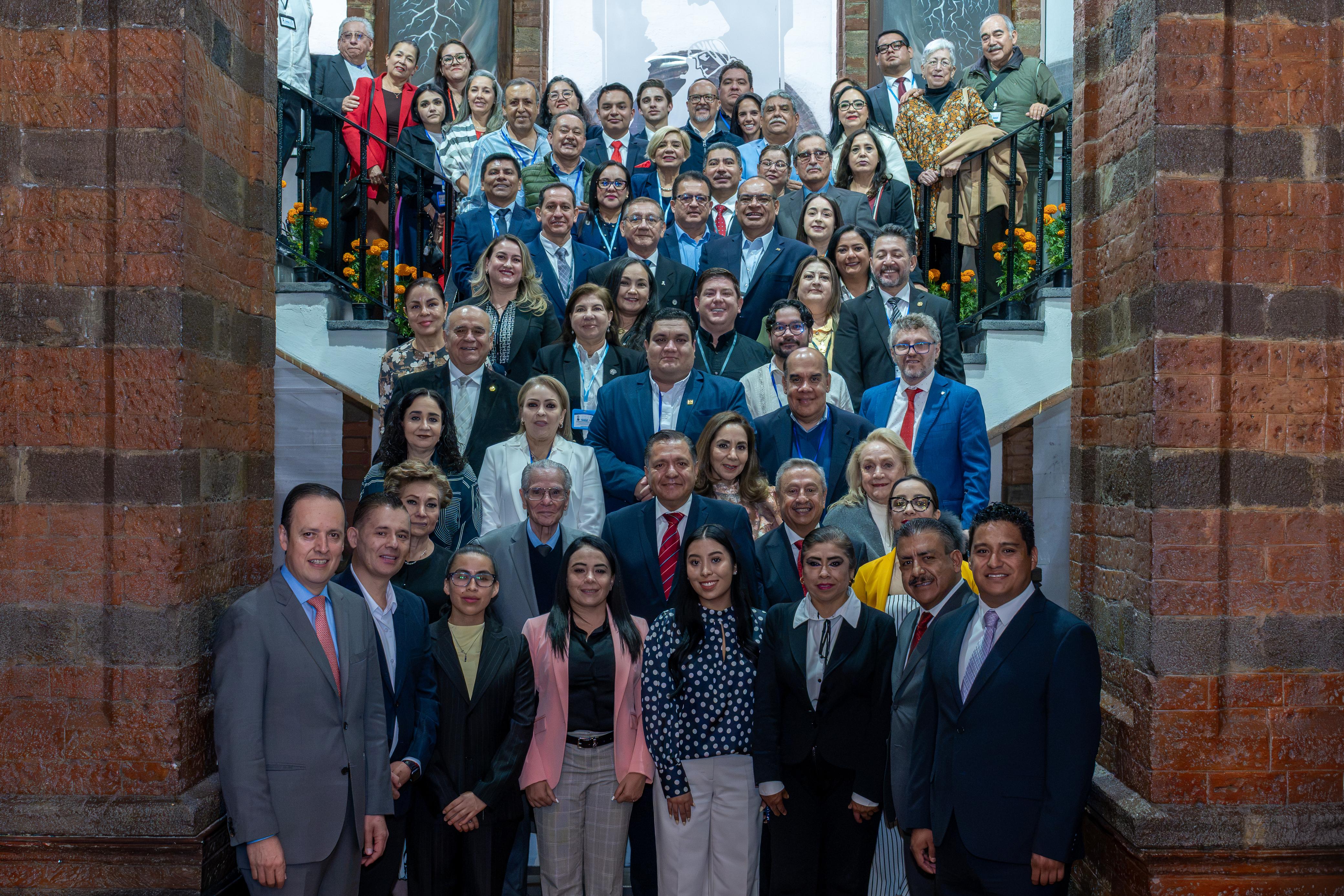 Reconoce Cabildo de Toluca trayectoria del jurista Máximo Carvajal